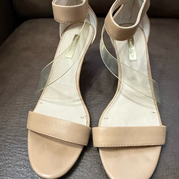 Women's Size 7.5 Louise et cie 3" Heels - Tan Strappy with heel zipper - Picture 2 of 6